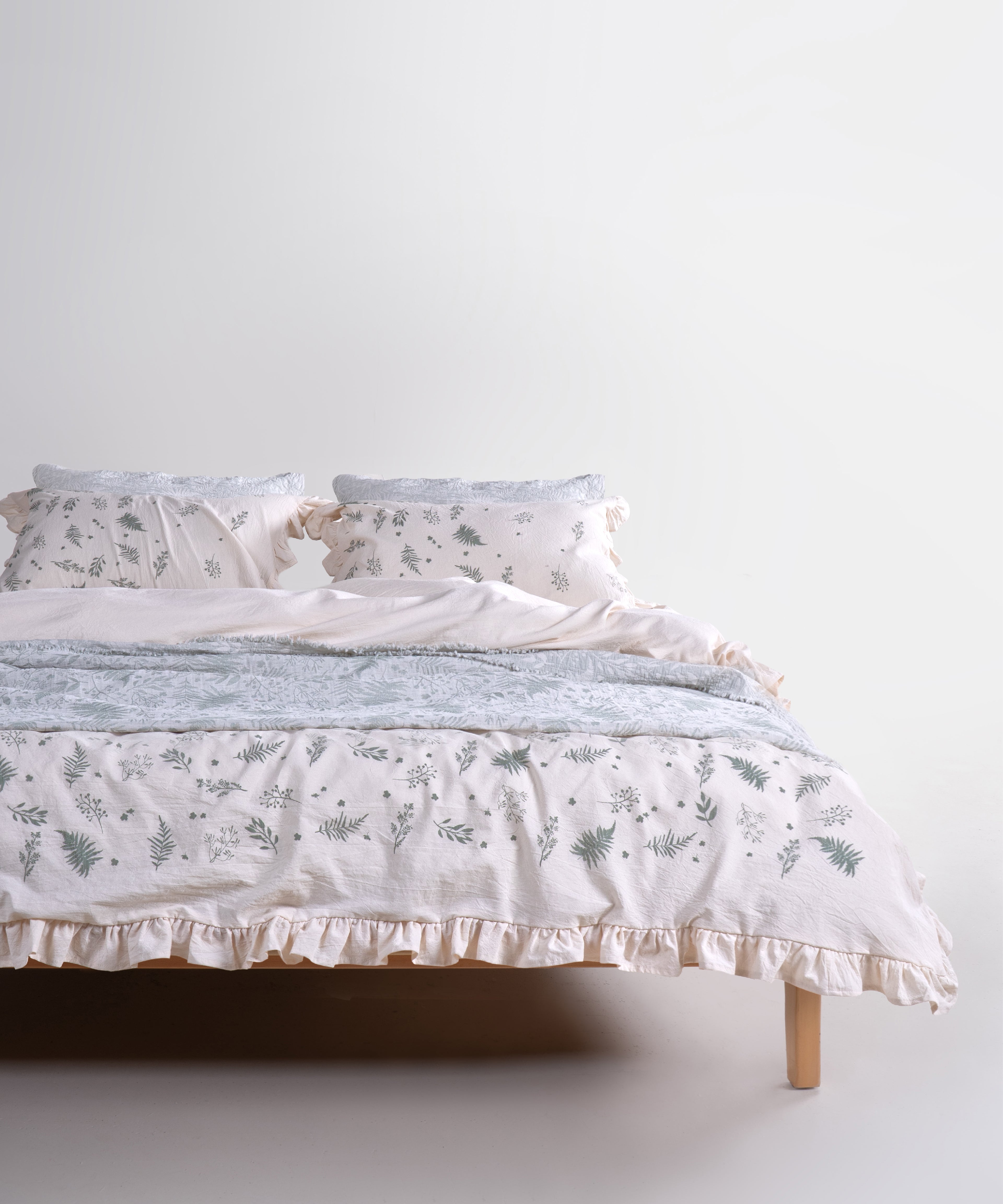 Doğal yeşil tonlarıyla ferah ve dengeli bir atmosfer