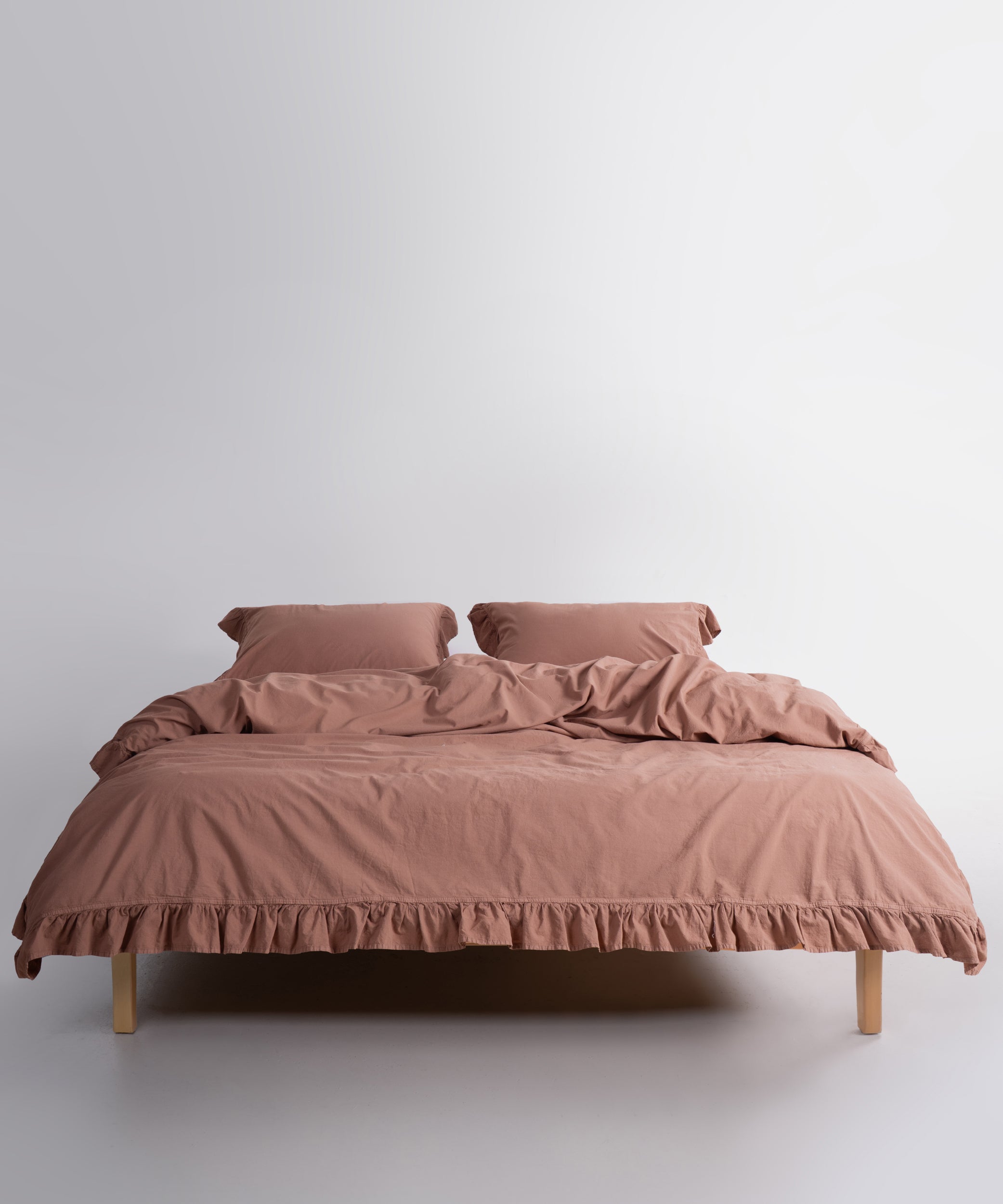 Nefes alan %100 pamuk dokusu ile dört mevsim konforlu uyku deneyimi.