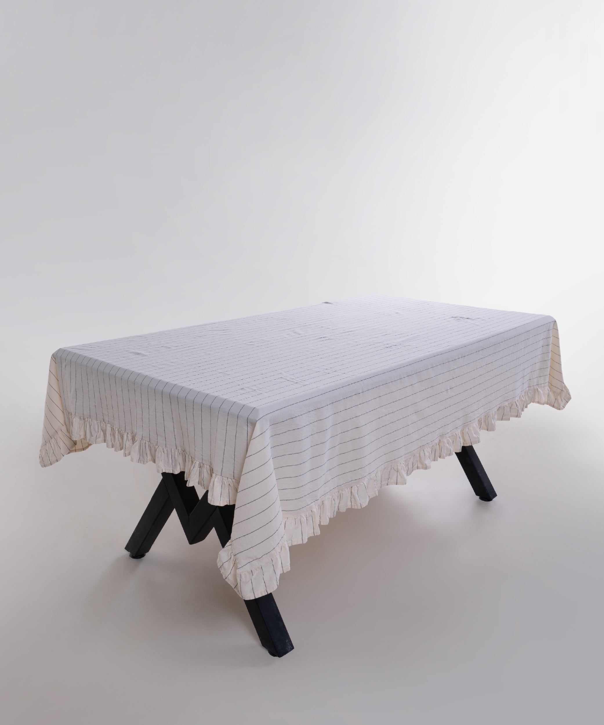Leila %100 Pamuk Garment Wash Masa Örtüsü - 140X200cm