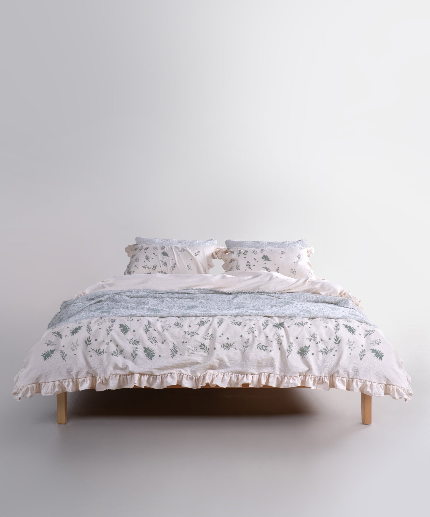 Garmentwash işlemiyle ekstra yumuşak, nefes alabilen doğal doku