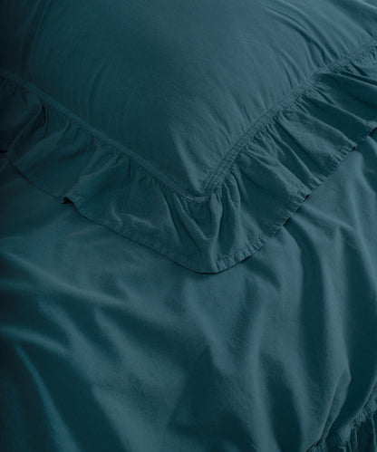 Dark Green %100 pamuk stonewash yastık kılıfları, kapak kapamalı tasarım ve yumuşak doku detayları