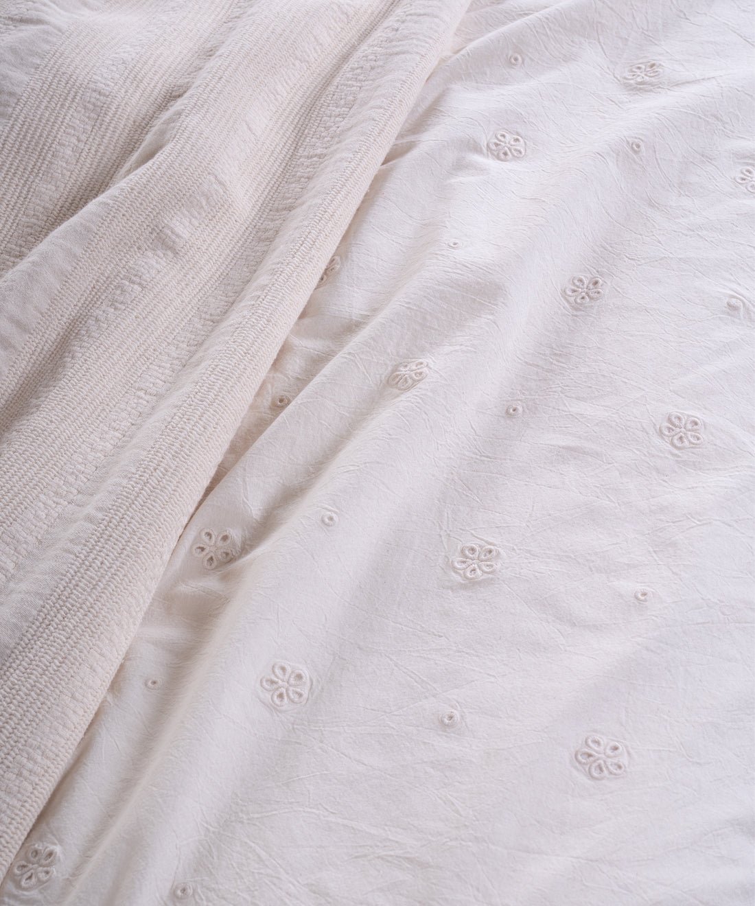 Luna Daisy Pike Seti ile ferah ve sakin bir yatak odası