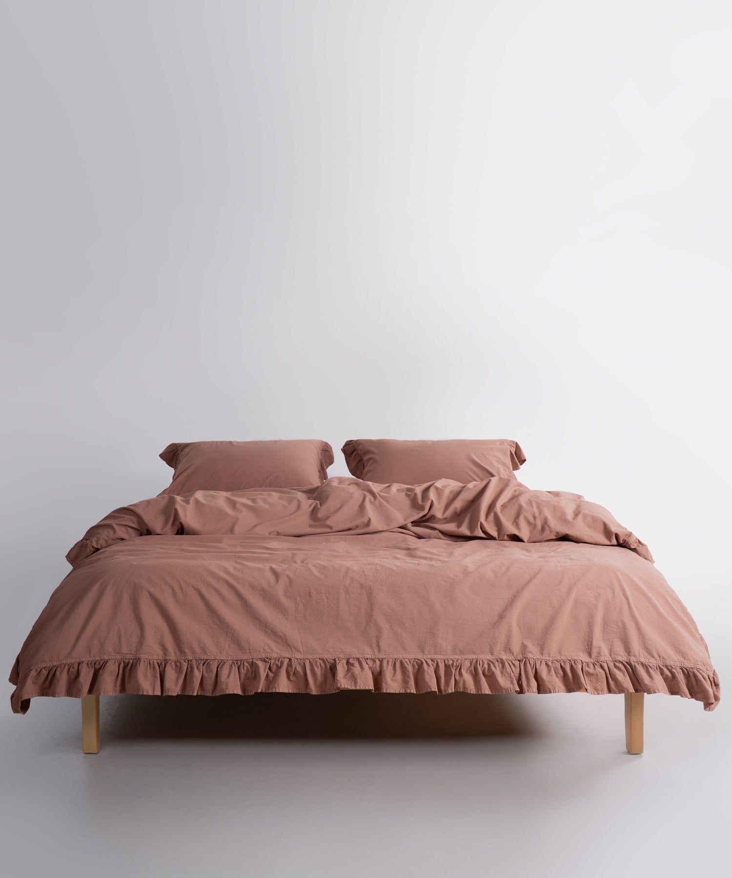 Nefes alan %100 pamuk dokusu ile dört mevsim konforlu uyku deneyimi.