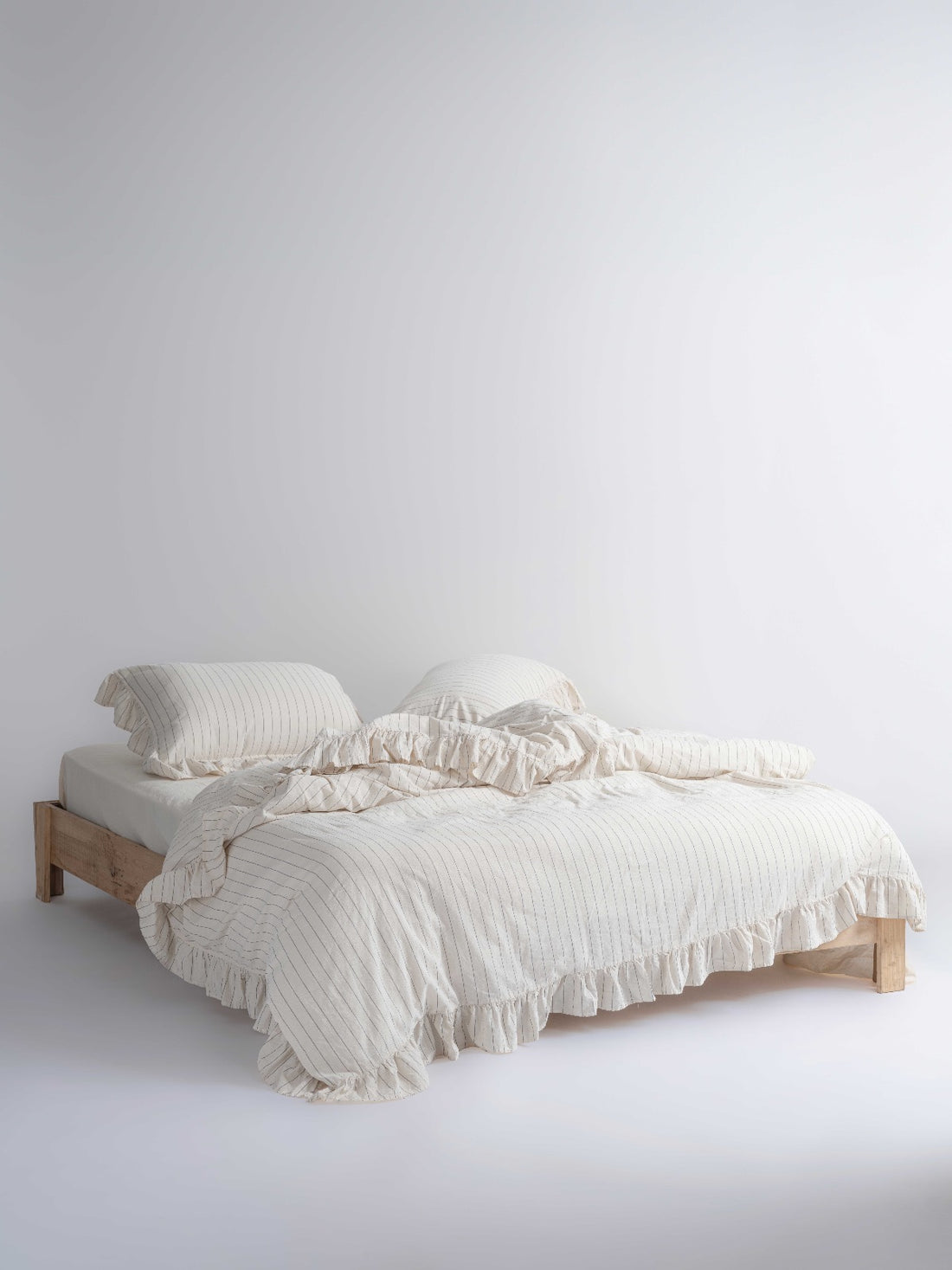 Leila yoğun lacivert çizgili ipliği boyalı %100 pamuk garmentwash nevresim takımı 200x220