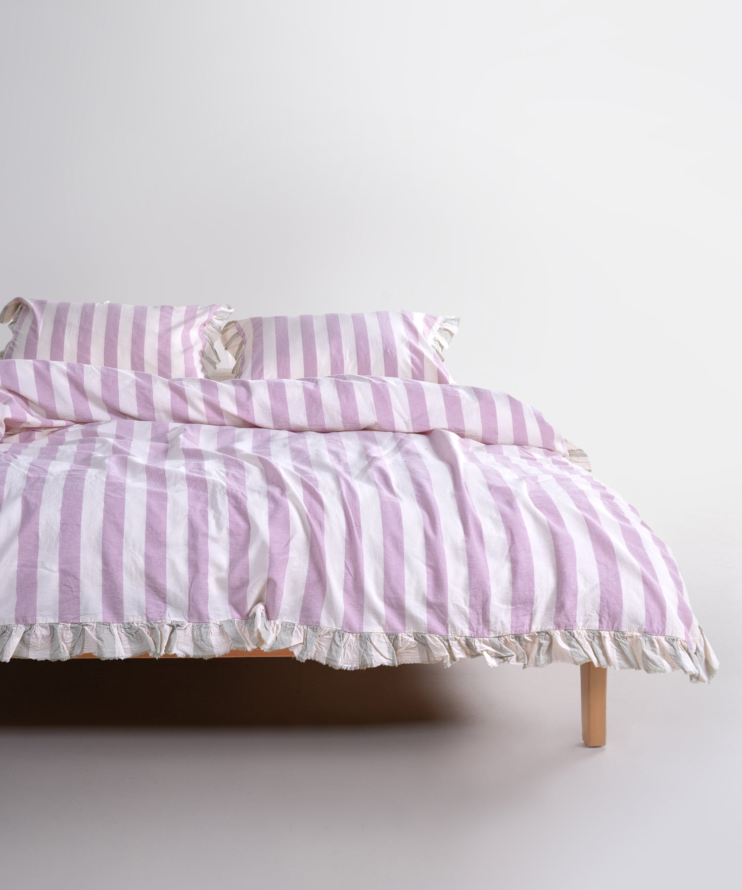 İpliği boyalı ve fırfırlı olan bu model sizlere özel tasarlandı