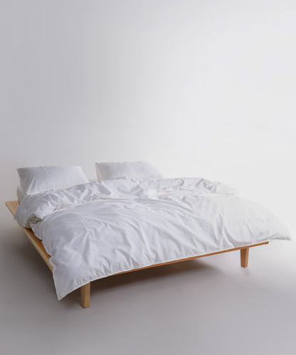 Beyazın zamansız elegansı ile gün boyu konfor.