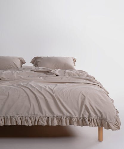 Oxford Tan renkte stonewash yıkanmış %100 pamuk exclusive nevresim takımı, genel yatak görünümü