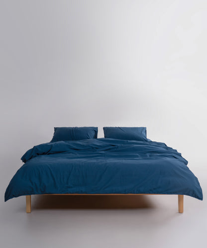 Taş yıkama işlemli %100 pamuk nevresim takımının yumuşak ve doğal doku detayı, Dress Blue