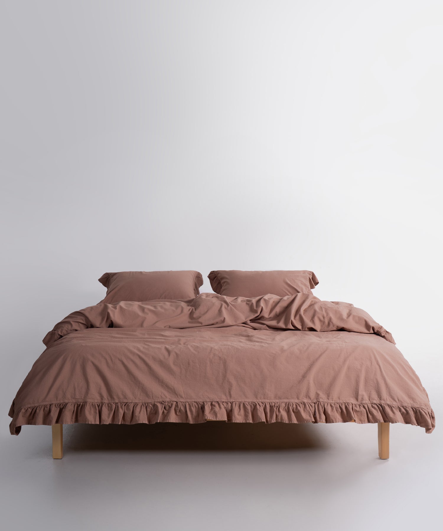 Nefes alan ve ekstra yumuşak pamuk stonewash kumaş detaylarıyla konforlu uyku.