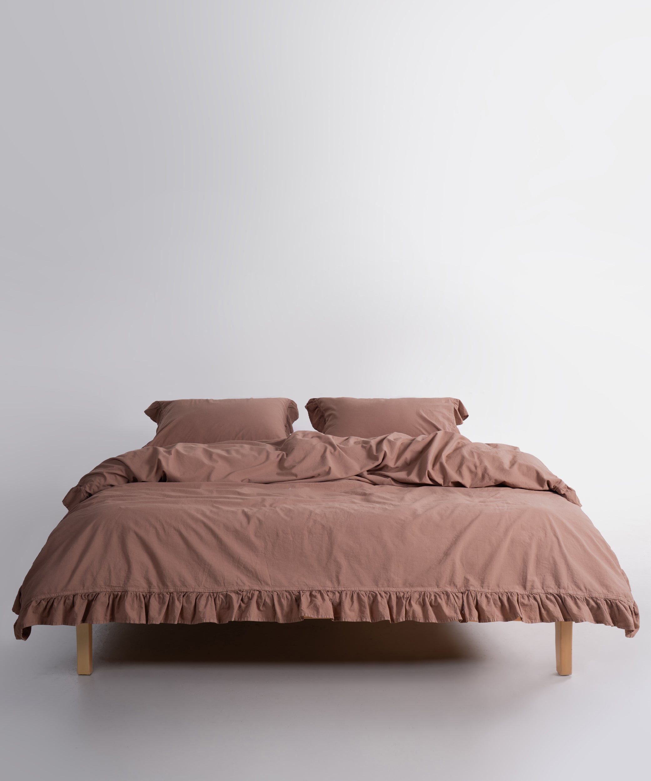 Nefes alan ve ekstra yumuşak pamuk stonewash kumaş detaylarıyla konforlu uyku.